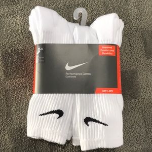 Men’s Nike crew socks- 6 pair